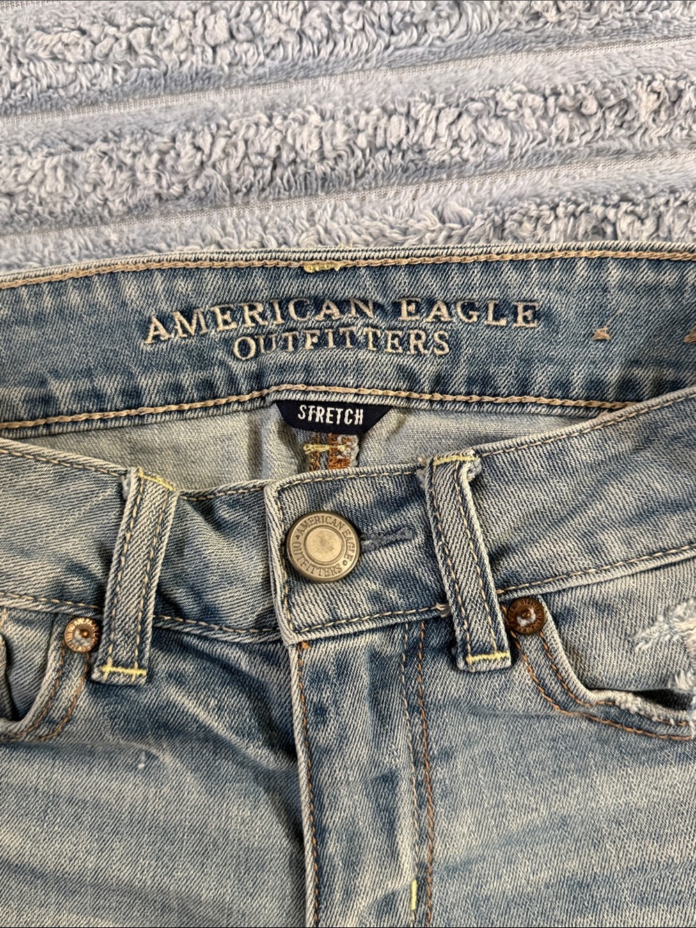 Y2K American Eagle Low-Rise Distressed Denim Mini Shorts w Lace Pockets - Picture 2 of 7